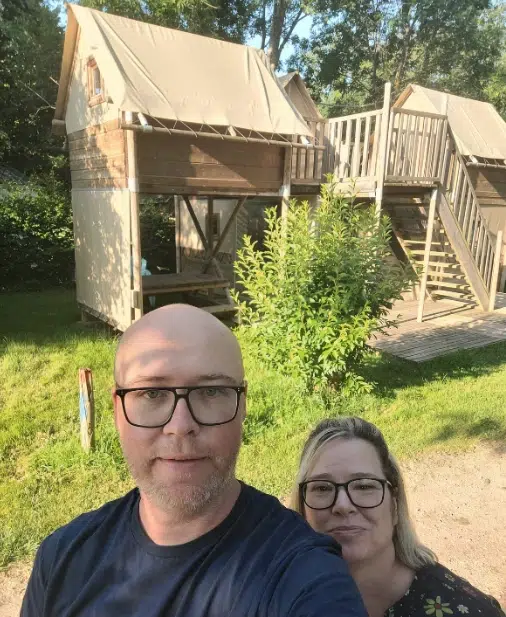 proprietaires et gerant camping des papillons dans l allier