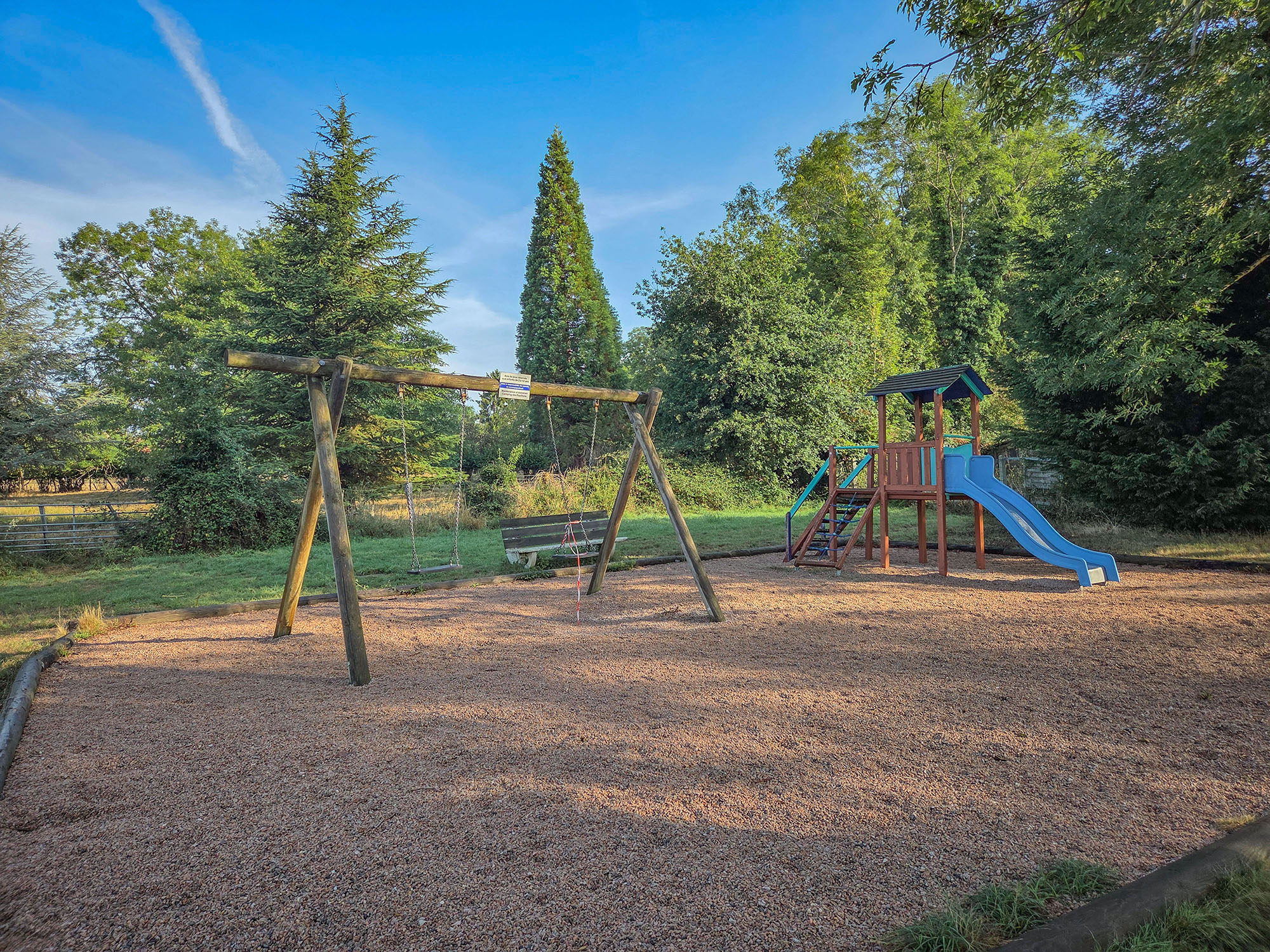 airer de jeux camping auvergne